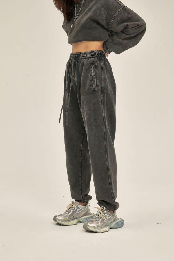 customized washed pants model back in black